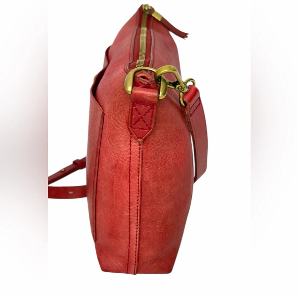 Madewell The Transport Crossbody Strap in Red Leather Front Pocket Bag
